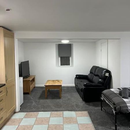 Studio Flat Twin - Town Centre Merthyr Tydfil Extérieur photo