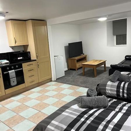 Studio Flat Twin - Town Centre Merthyr Tydfil Extérieur photo